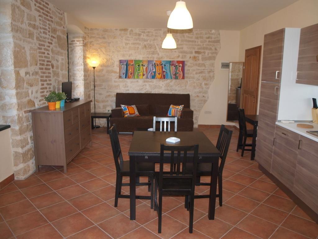 Apartma Rovinj's Flowers